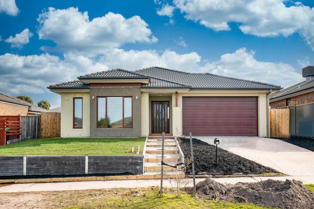 32 Olivebank Cres, Cranbourne North, VIC 3977