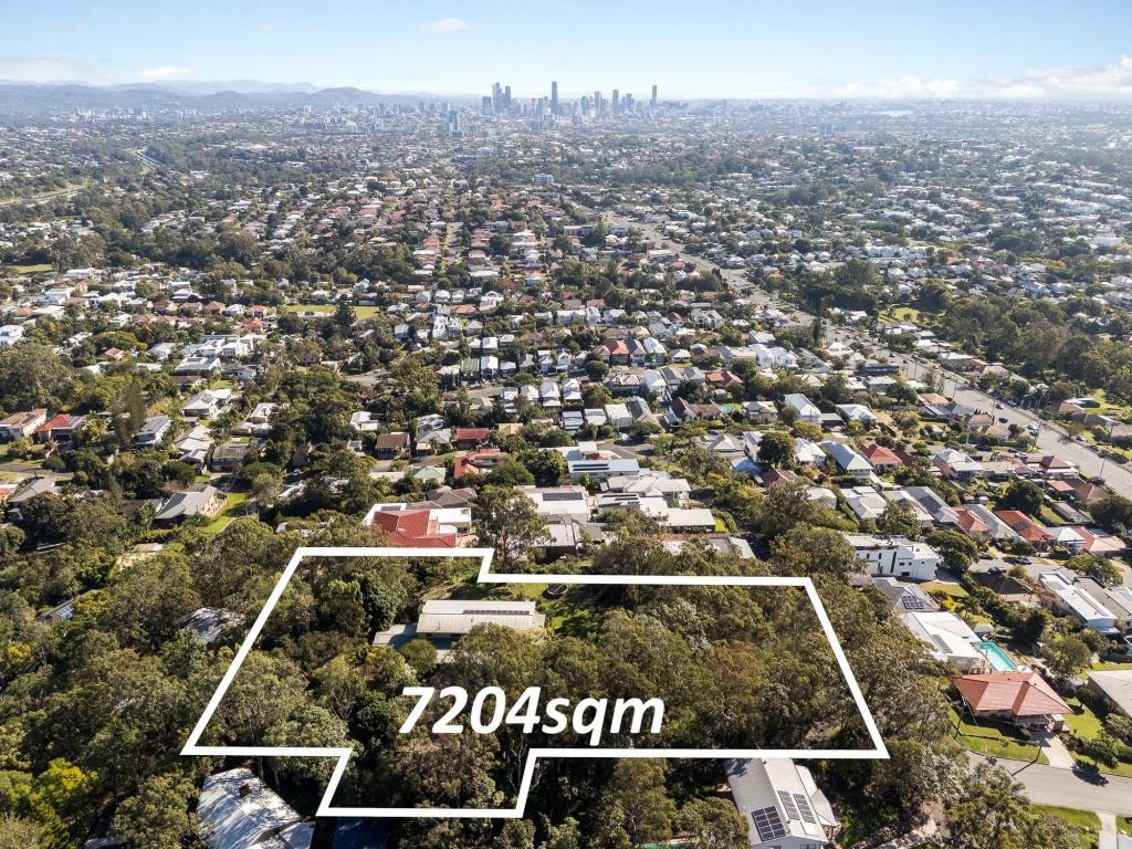 33-35 Castle Hill St, Holland Park West, QLD 4121