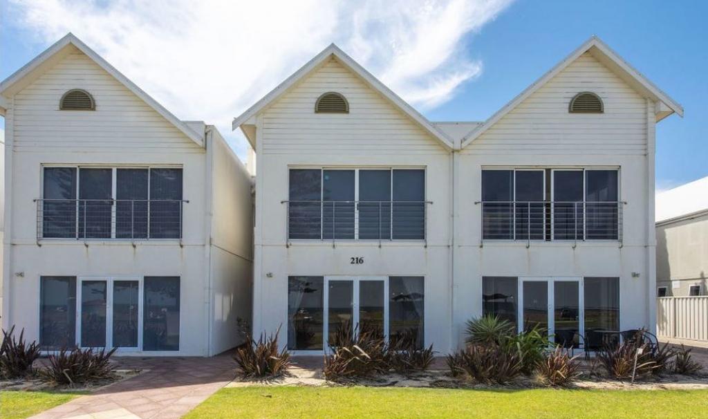 2/216 Arcadia Dr, Shoalwater, WA 6169
