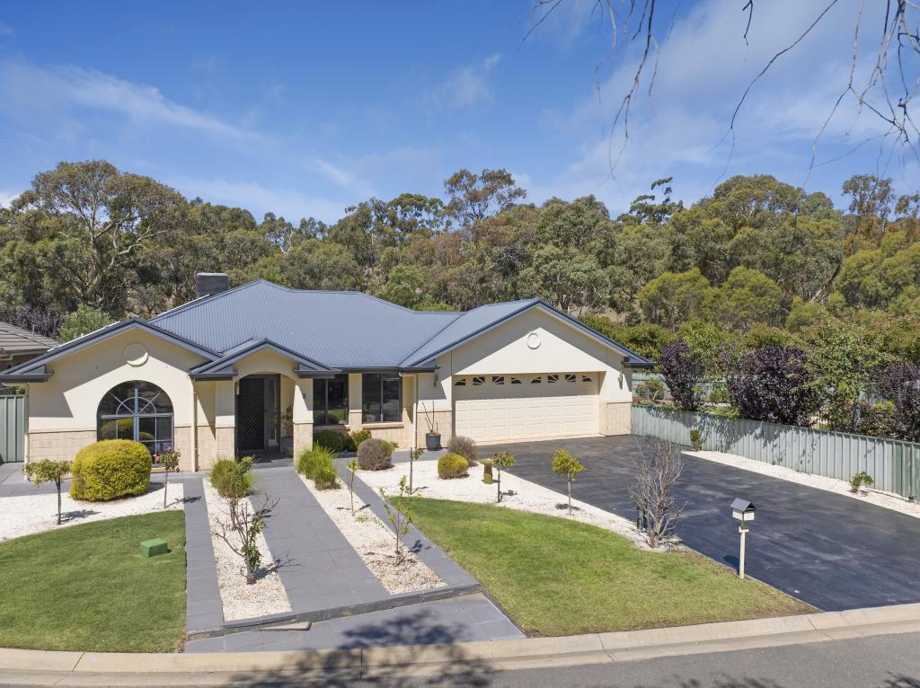 2 Roscrow Ct, Clare, SA 5453