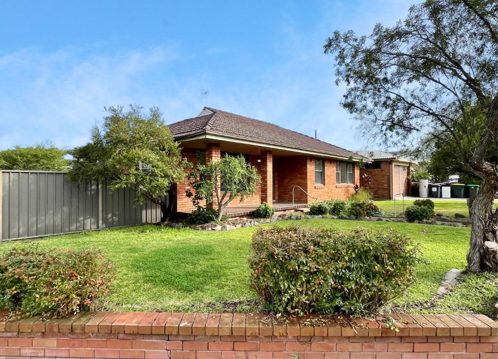 1 Seaman Ave, Warners Bay, NSW 2282