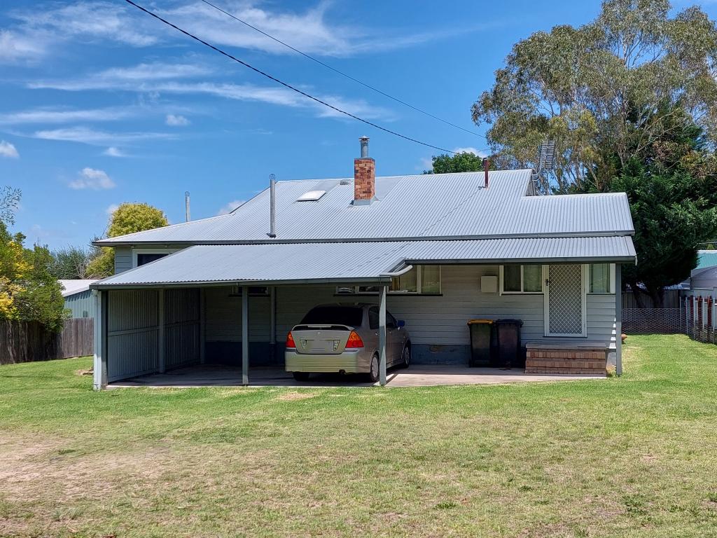 2 PIKE ST, STANTHORPE, QLD 4380