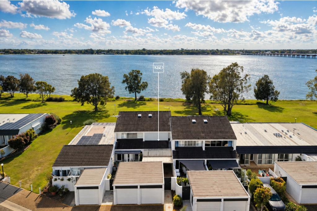 17a/16 Spinnaker Dr, Sandstone Point, QLD 4511