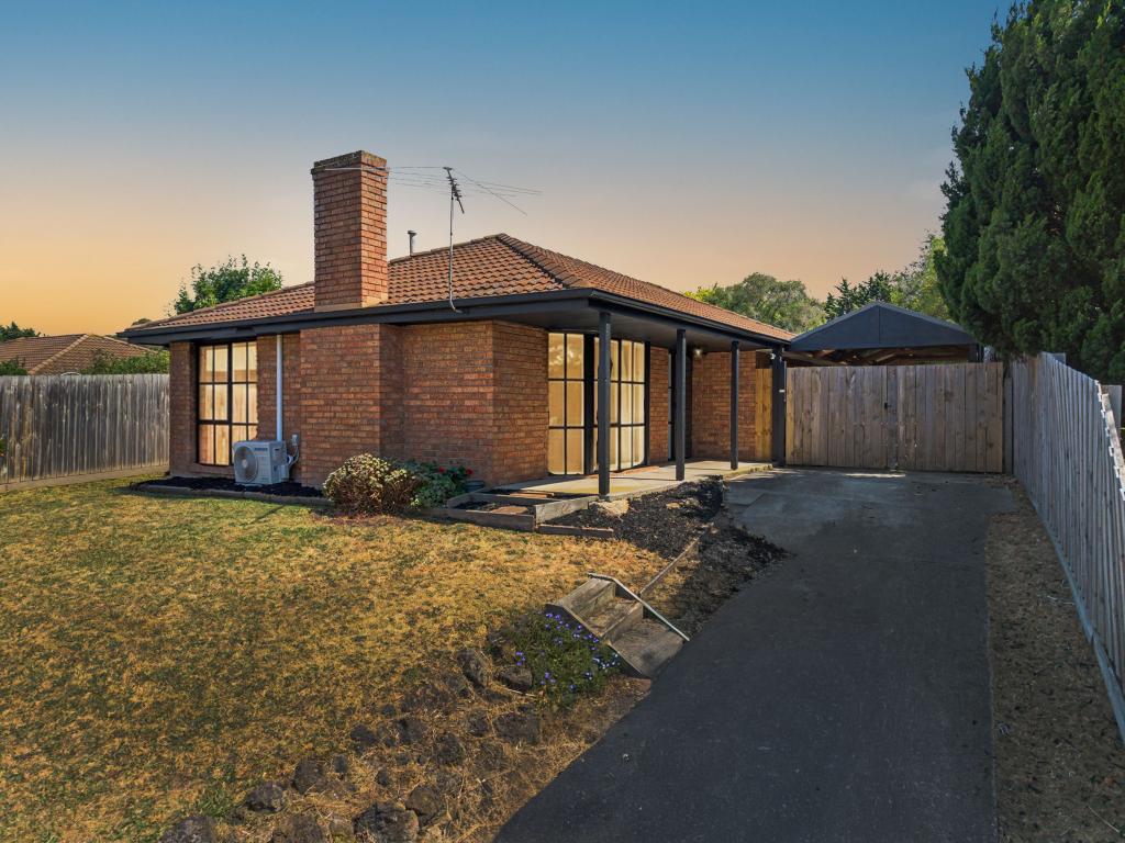 63 Smethurst Ave, Pakenham, VIC 3810