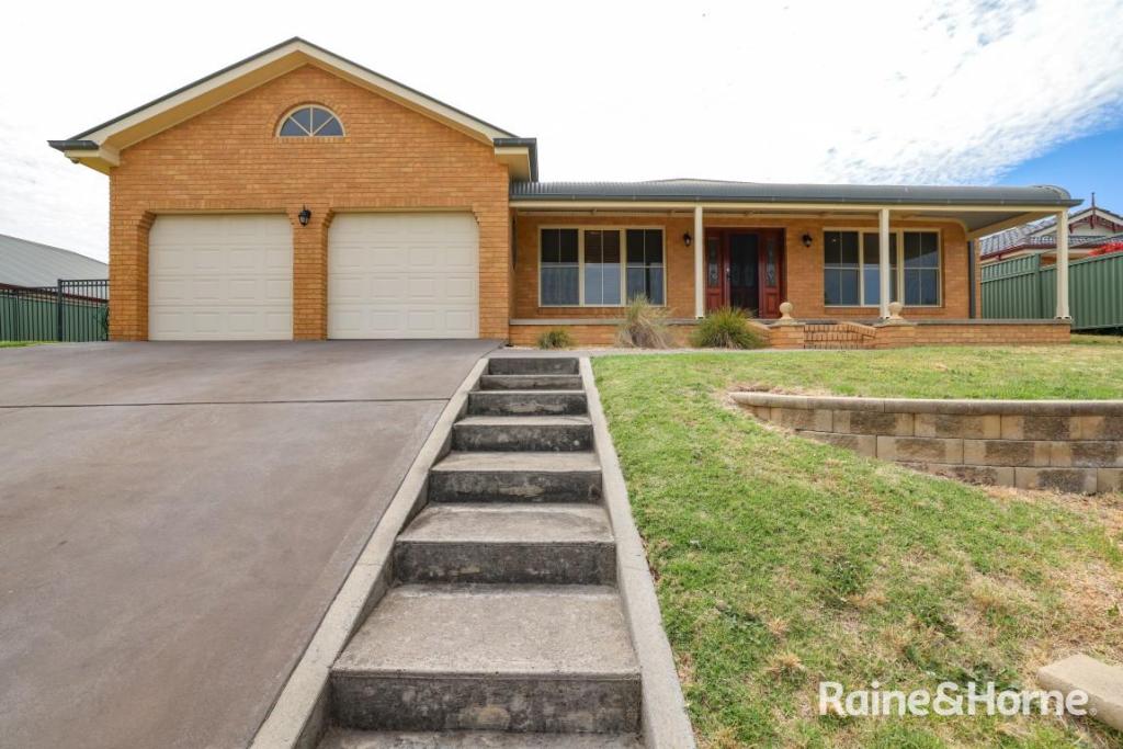 9 Cypress Cres, Kelso, NSW 2795