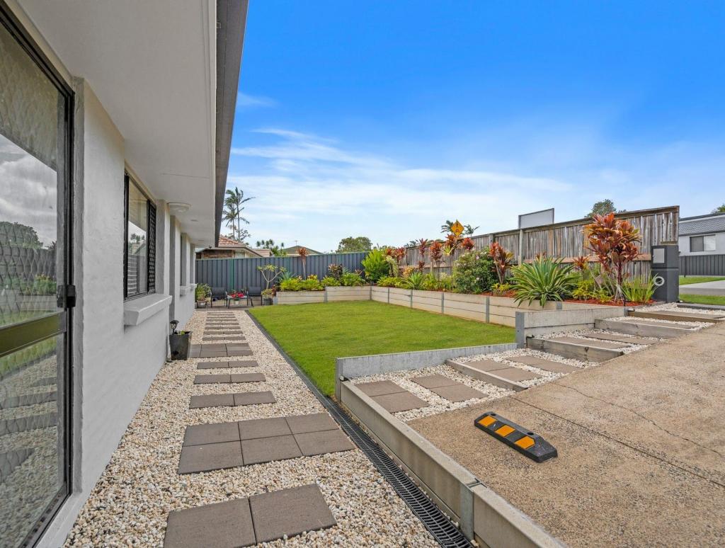 40 Waratah Ave, Victoria Point, QLD 4165