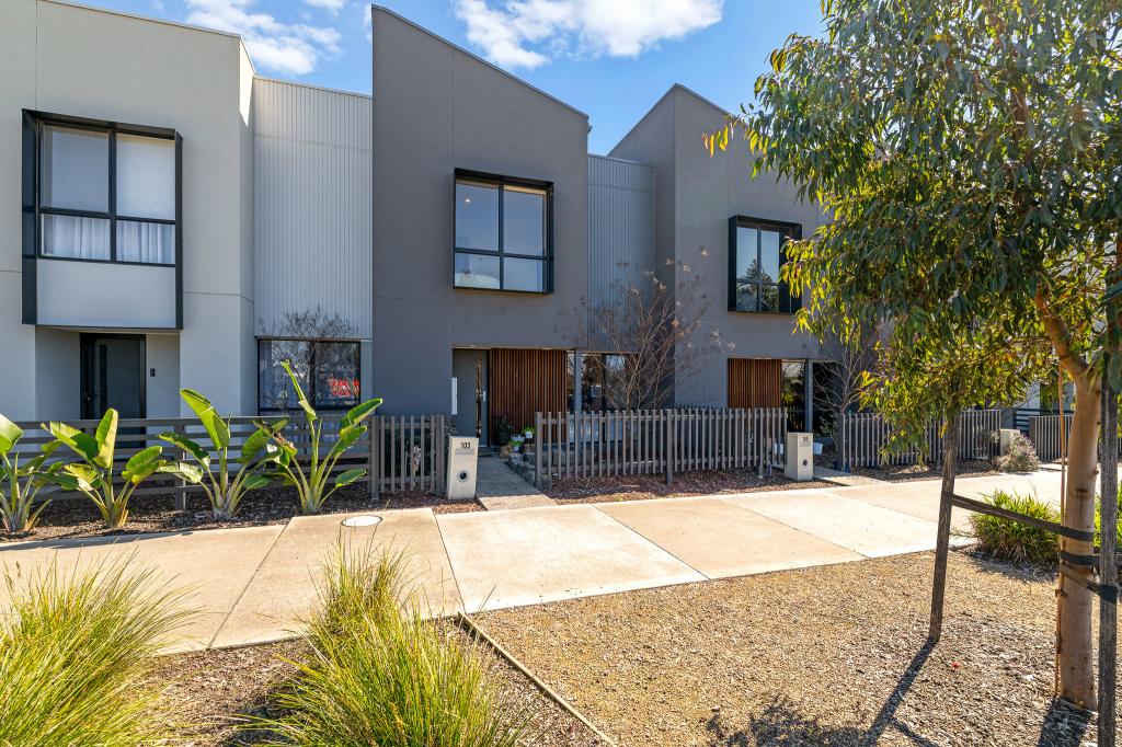 103 Hayton Park Bvd, Cranbourne West, VIC 3977