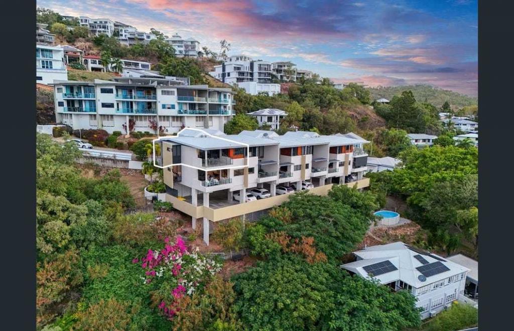 8/9 Little St, Belgian Gardens, QLD 4810