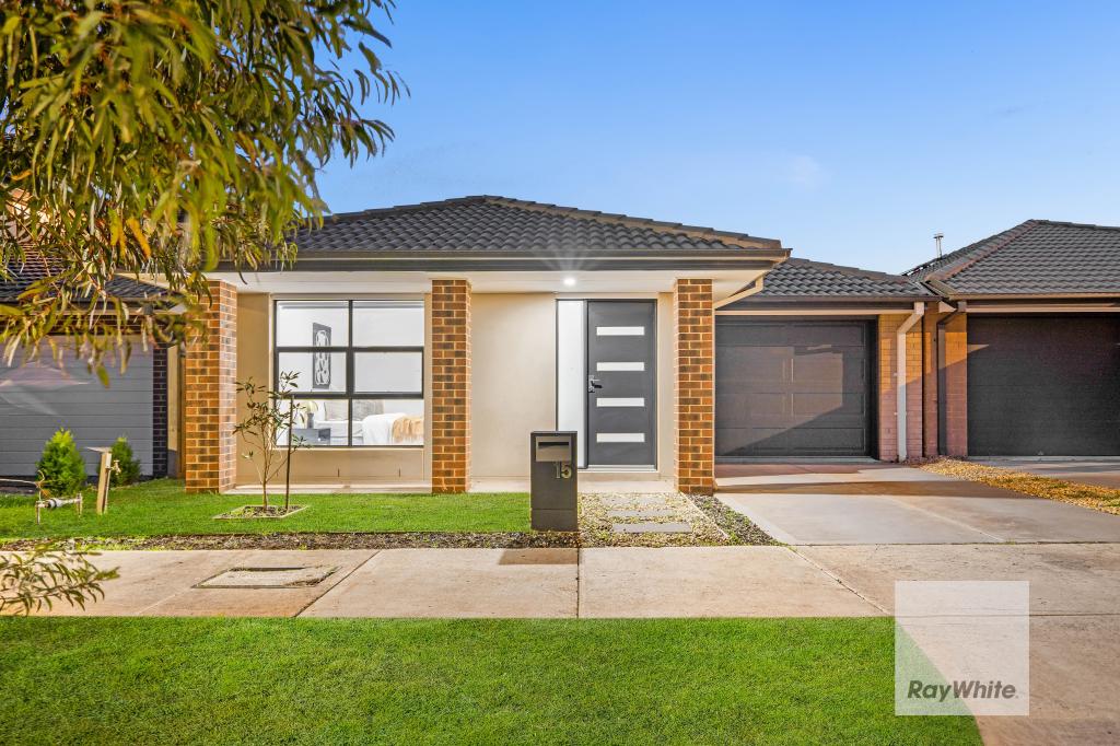 15 Lynwood Dr, Thornhill Park, VIC 3335