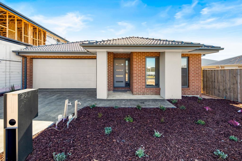 19 Topiary St, Pakenham, VIC 3810