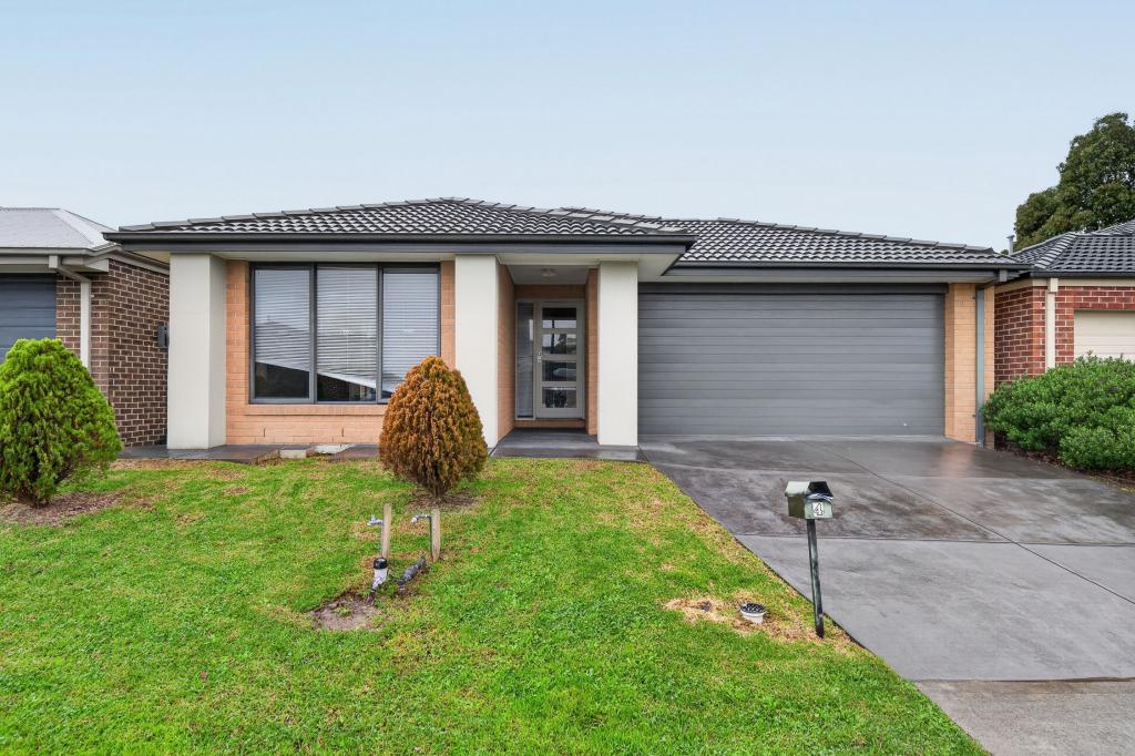 4 Willowtree Dr, Pakenham, VIC 3810