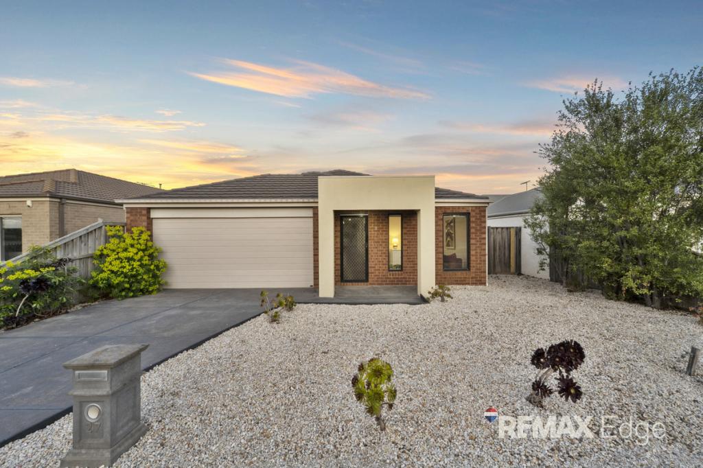 27 EAGLE WAY, DEER PARK, VIC 3023