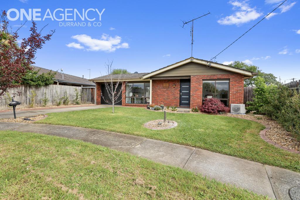 11 CASTLEFIELD CT, WARRAGUL, VIC 3820