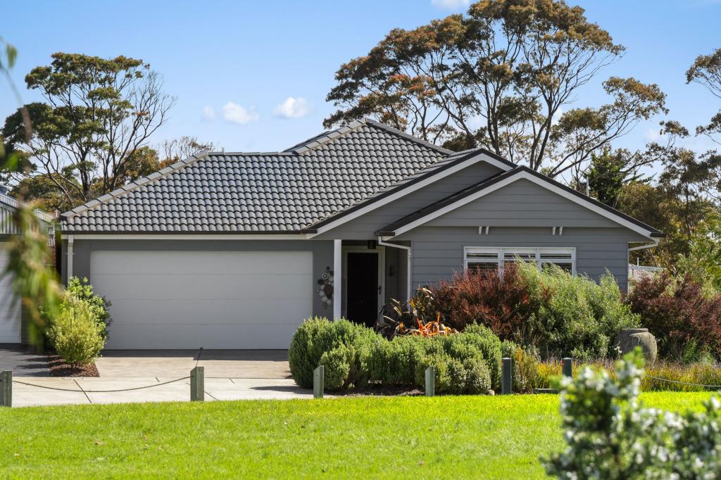 14 Sandpiper Cct, Cowes, VIC 3922