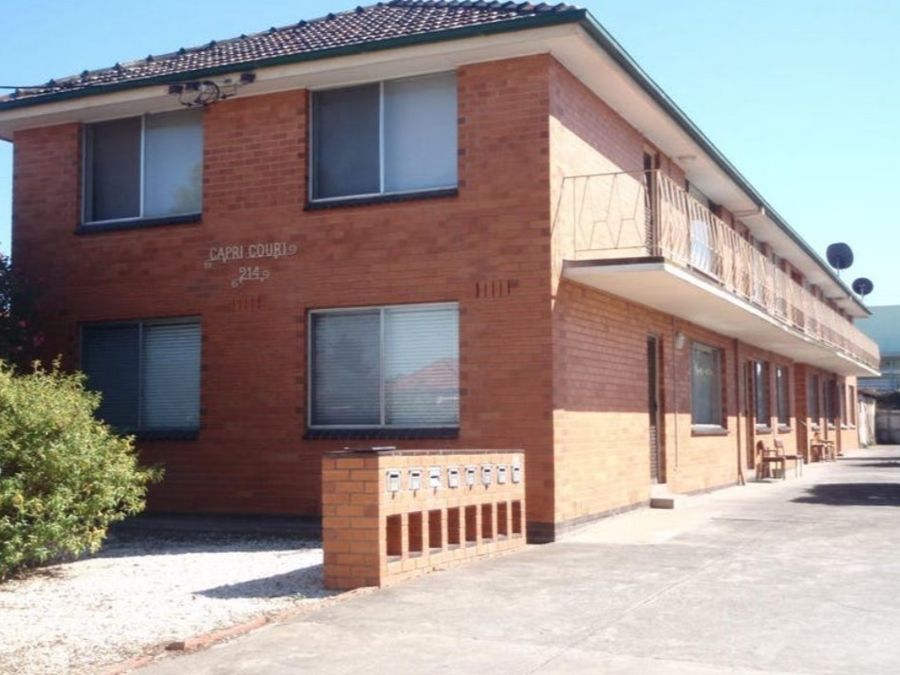 2/214 BIGGS ST, ST ALBANS, VIC 3021