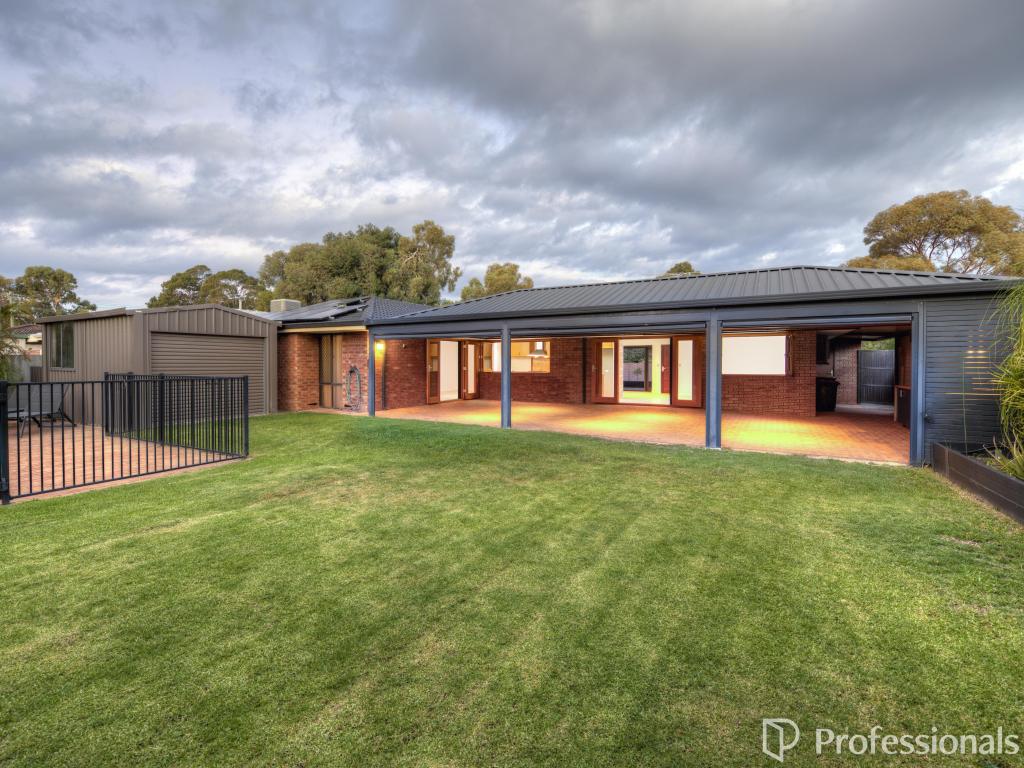 8 Bougainvillea Ave, Forrestfield, WA 6058