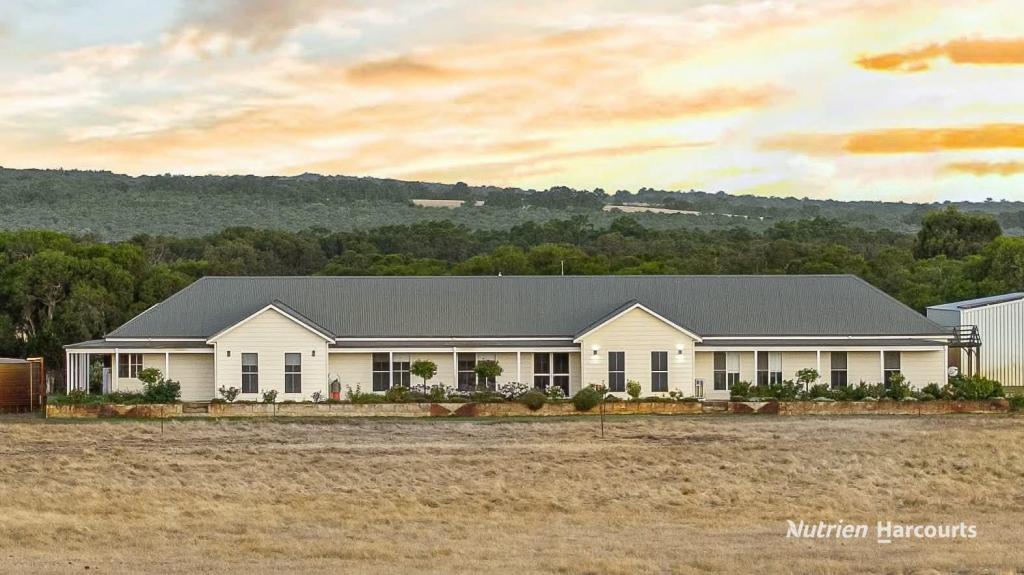 325 Bambun Rd, Gingin, WA 6503