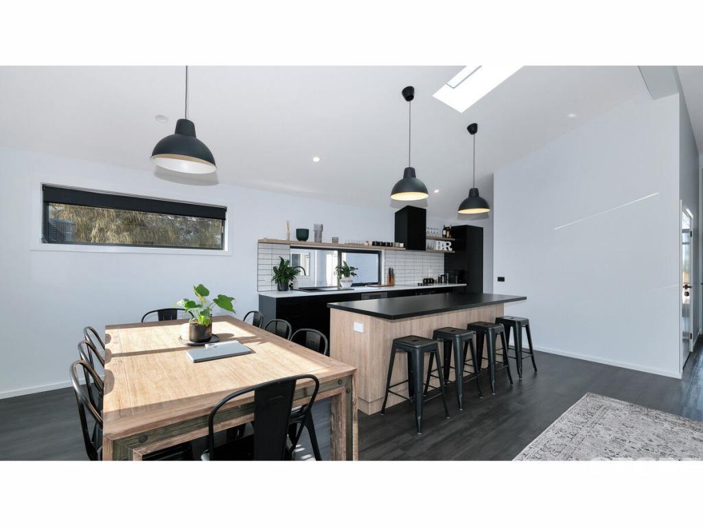 32 Plateau Ave, Metung, VIC 3904