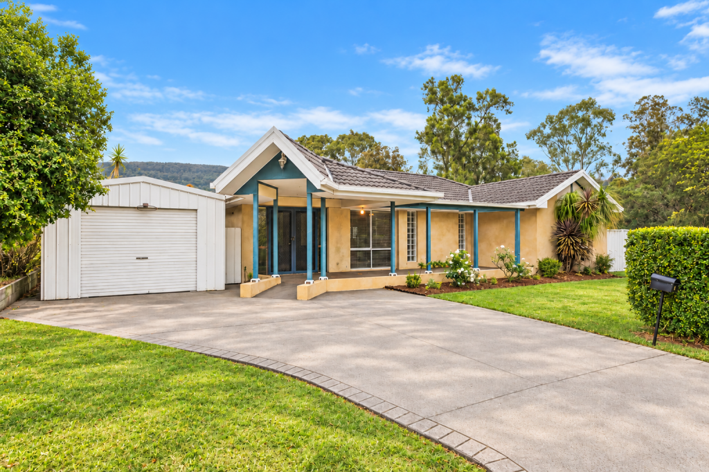 4 Derwent Pl, Albion Park, NSW 2527
