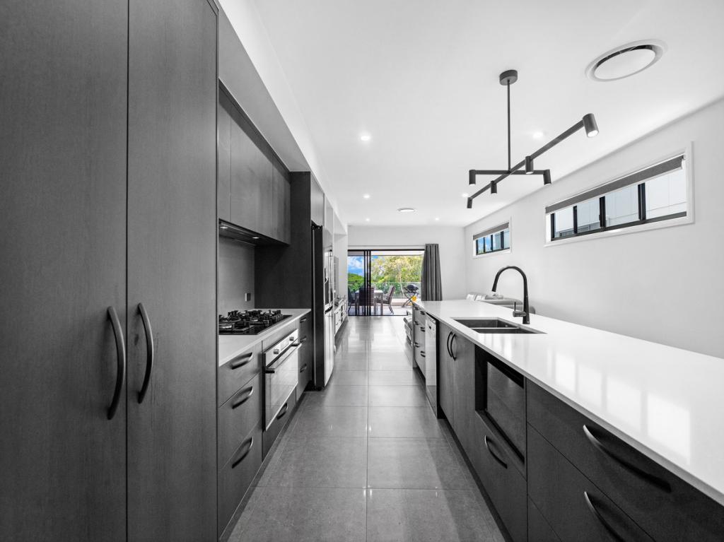 254 Esplanade, Pialba, QLD 4655