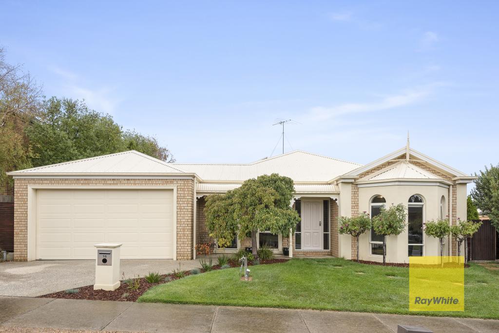 16 Daly Bvd, Highton, VIC 3216