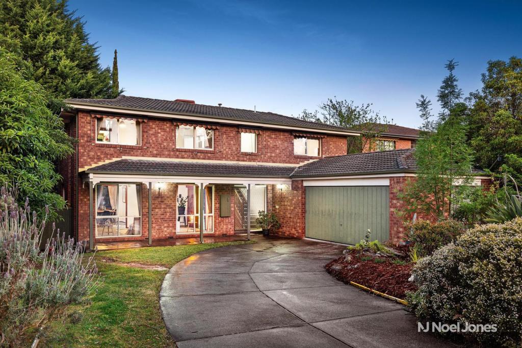 10 Cambridge Cl, Croydon Hills, VIC 3136