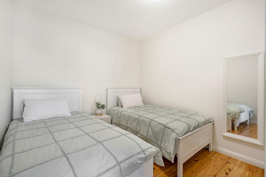 Upstairs 22 The Entrance Rd, The Entrance, NSW 2261