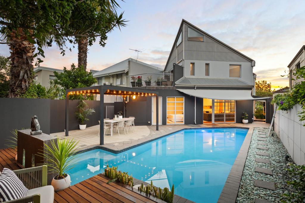 8 Highlands Rd, North Perth, WA 6006