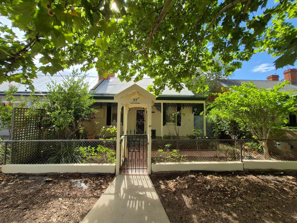 37 Fox St, Wagga Wagga, NSW 2650