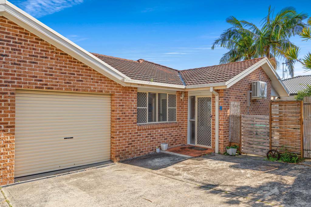 2/15 Maas Pde, Forresters Beach, NSW 2260