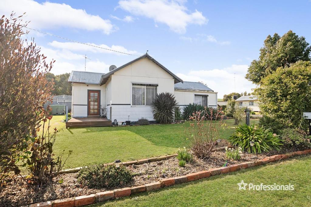 32 CASTERTON RD, COLERAINE, VIC 3315