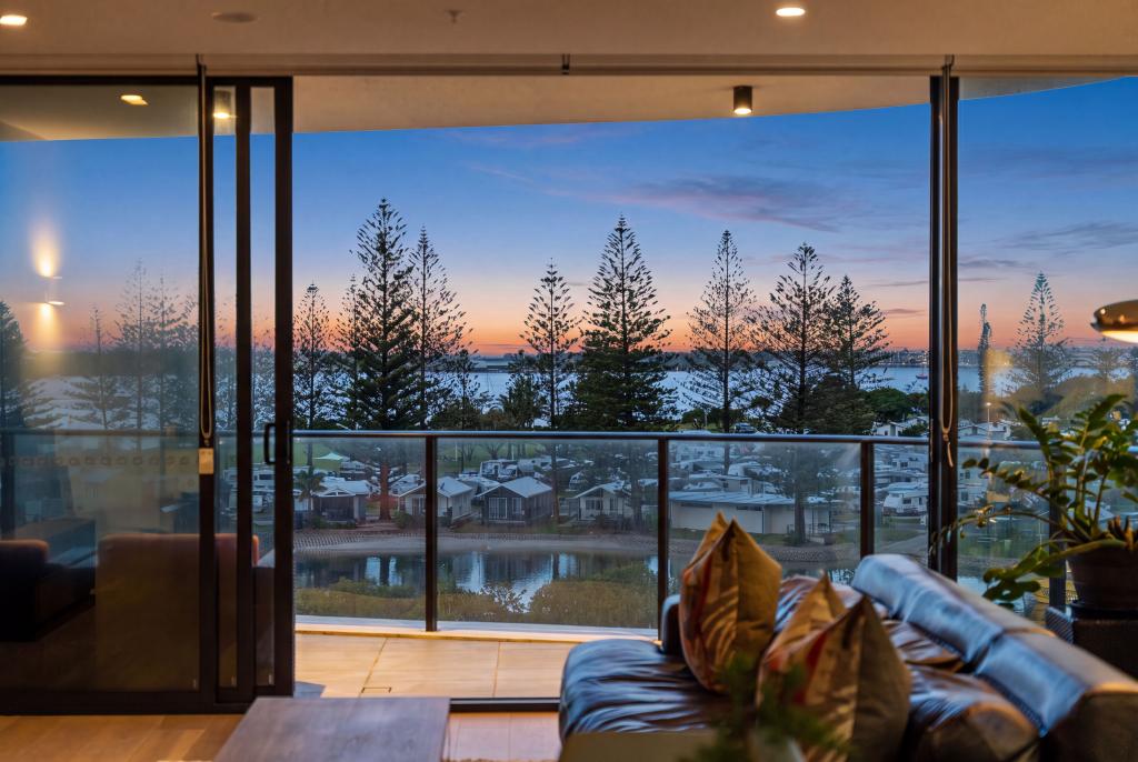 607/180 MARINE PDE, LABRADOR, QLD 4215