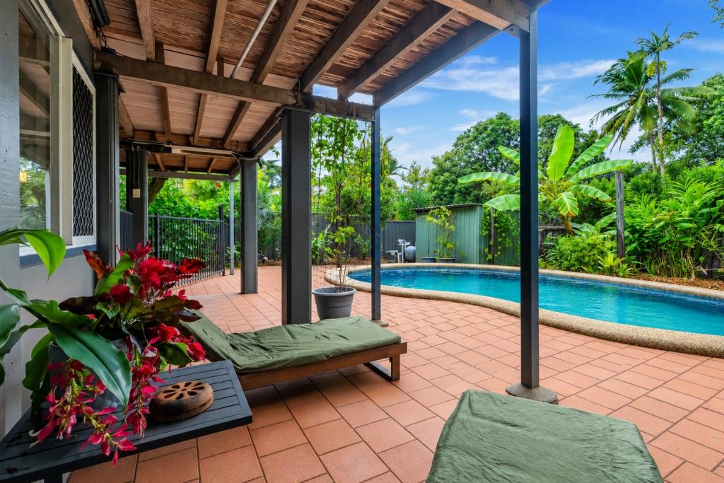 13 Mona St, Whitfield, QLD 4870