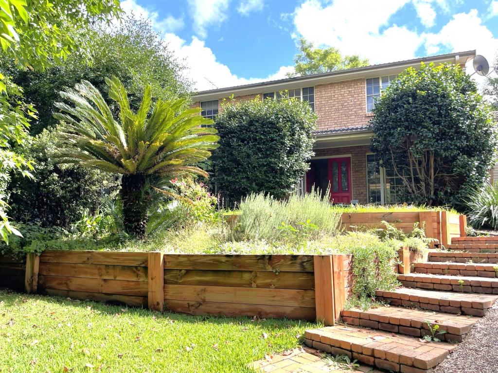 11 Stringybark Pl, Castle Hill, NSW 2154