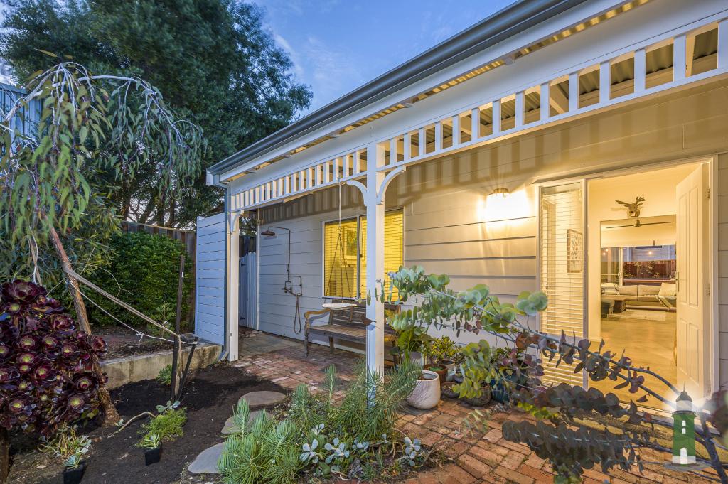 32a Samson St, White Gum Valley, WA 6162