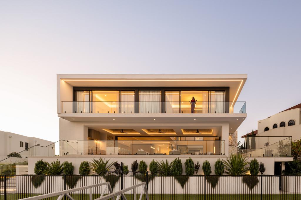 2629 Virginia Dr, Hope Island, QLD 4212