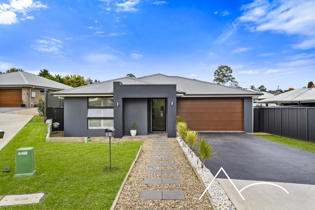 31 DILLIES LANE, TAHMOOR, NSW 2573