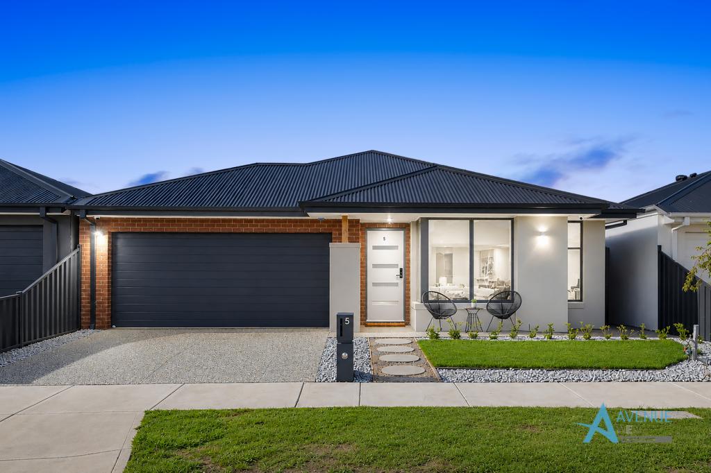 5 STARTHISTLE APP, ROCKBANK, VIC 3335
