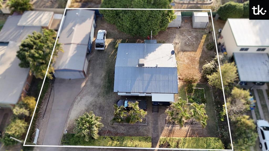 35 Dundas St, Emerald, QLD 4720