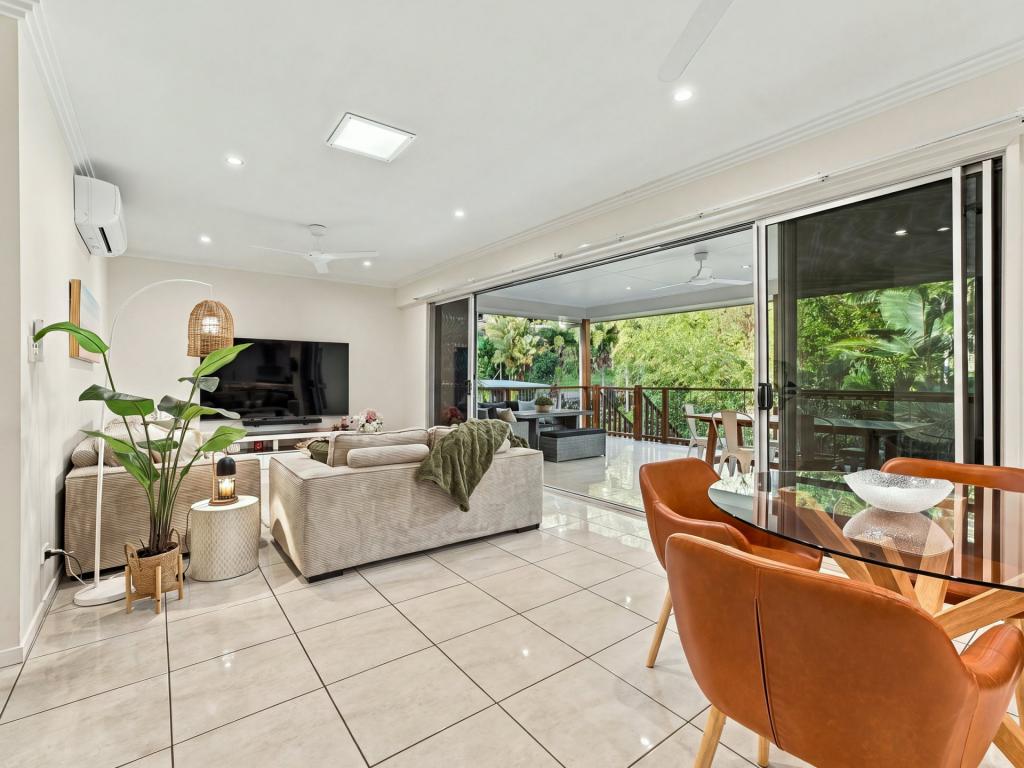 7 BELLEVUE CRES, EDGE HILL, QLD 4870