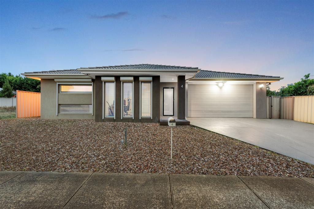 4 Gurrin Rd, Cairnlea, VIC 3023