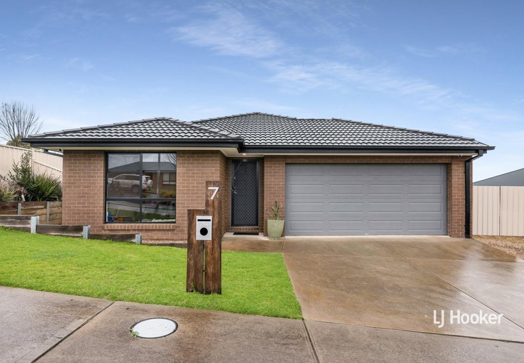7 Aspect Bvd, Broadford, VIC 3658