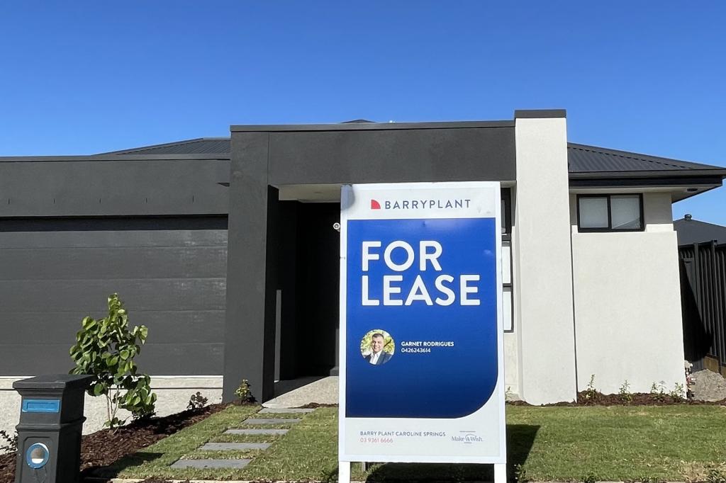 11 Starthistle App, Rockbank, VIC 3335