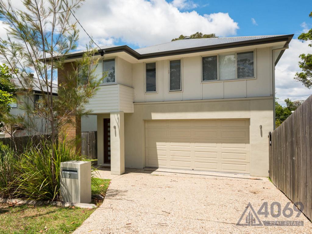 7 Edson St, Kenmore, QLD 4069
