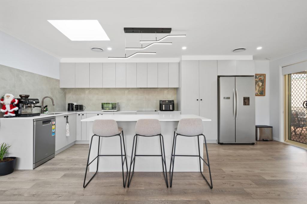 10a Hansen Cct, Isaacs, ACT 2607