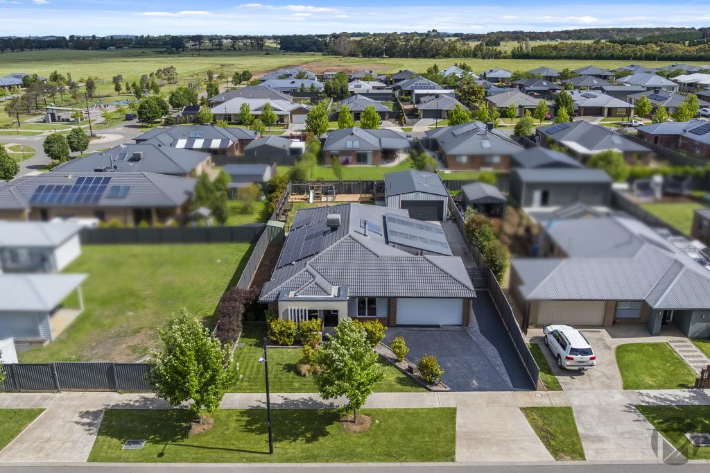 38 Casuarina Dr, Romsey, VIC 3434