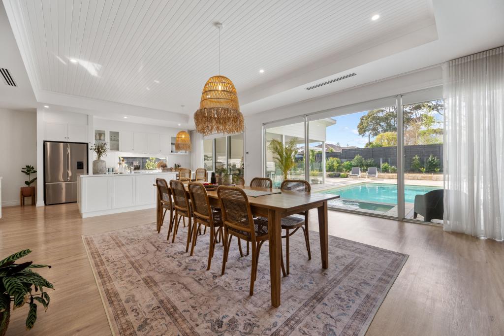 3 BAYVIEW AVE, INVERLOCH, VIC 3996