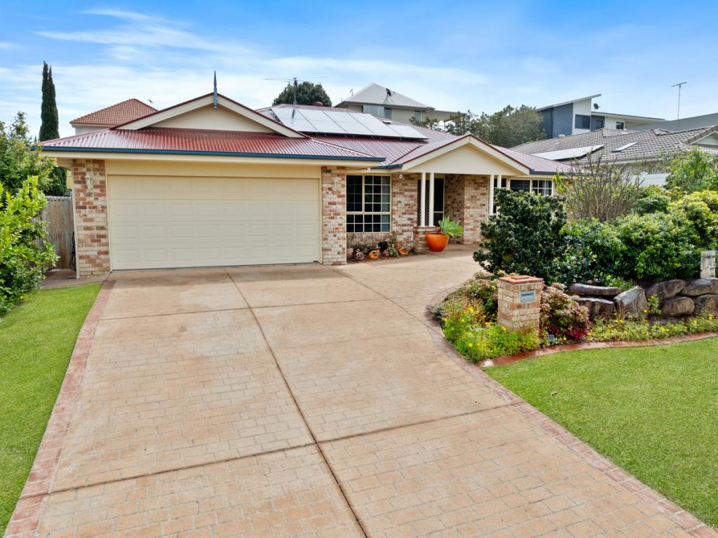 12 RACHEL PL, THORNLANDS, QLD 4164