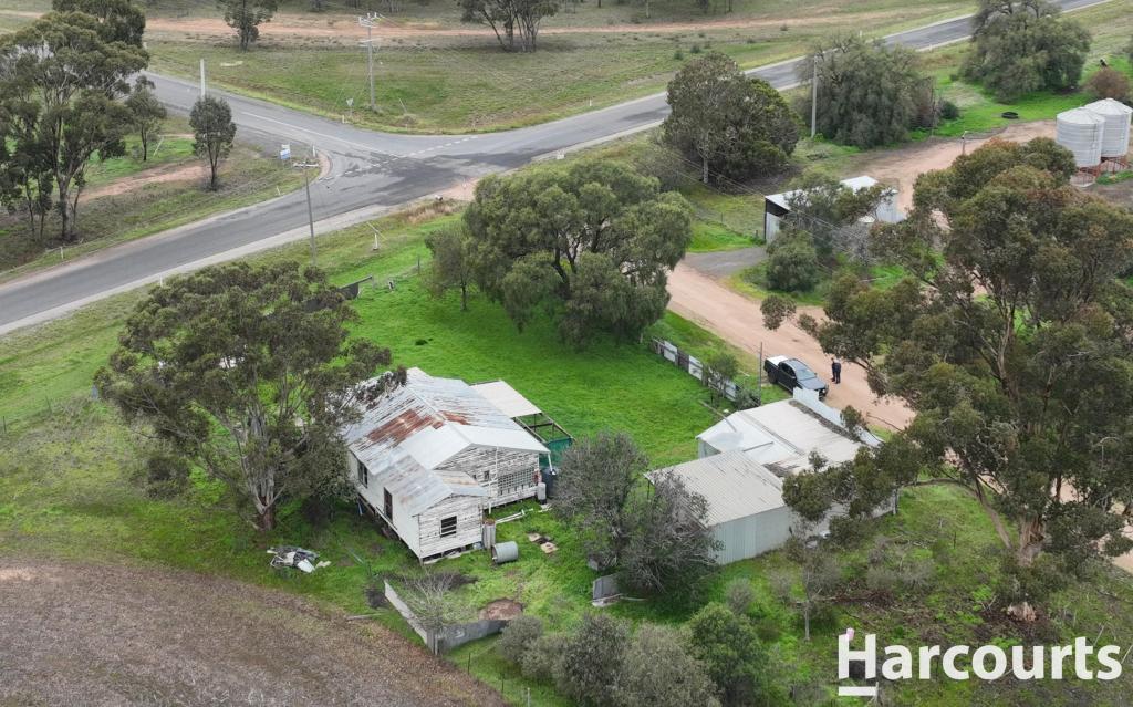 4 Bow Lake Rd, Clear Lake, VIC 3409
