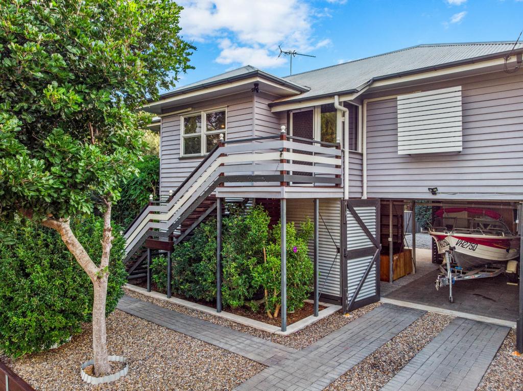 52 Main View Dr, Russell Island, QLD 4184